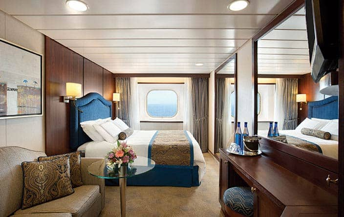 Deluxe Ocean View Stateroom　デラックス オーシャンビュー ステートルーム