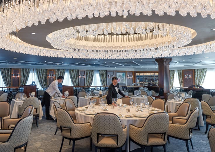 The Grand Dining Room aboard Oceania Aurelia