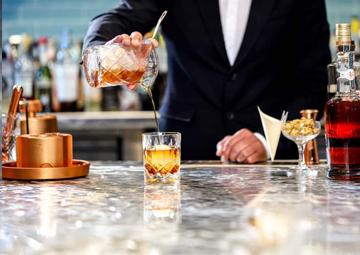 Mixology and cocktail experiences aboard Oceania Aurelia