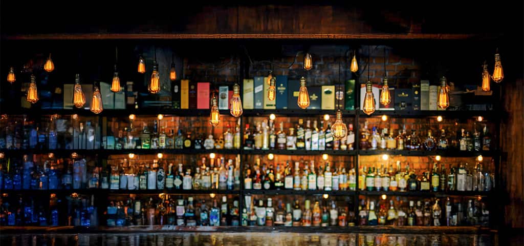 Condé Nast Traveler Exclusive Editor's Tips for Beverage "Best Bets" Ashore