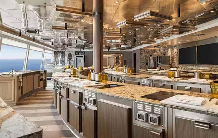 OCEANIA CRUISES RINGS IN THE NEW YEAR WITH ULTIMATE ADDED VALUE ON MORE THAN 100 SAILINGS