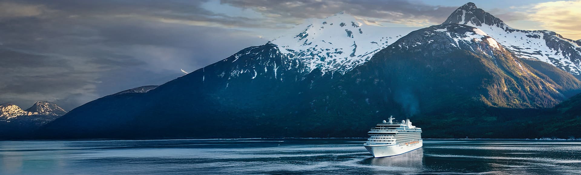 Cruise ship Oceania Riviera in Alaska. Cruises to Alaska up to 40% off