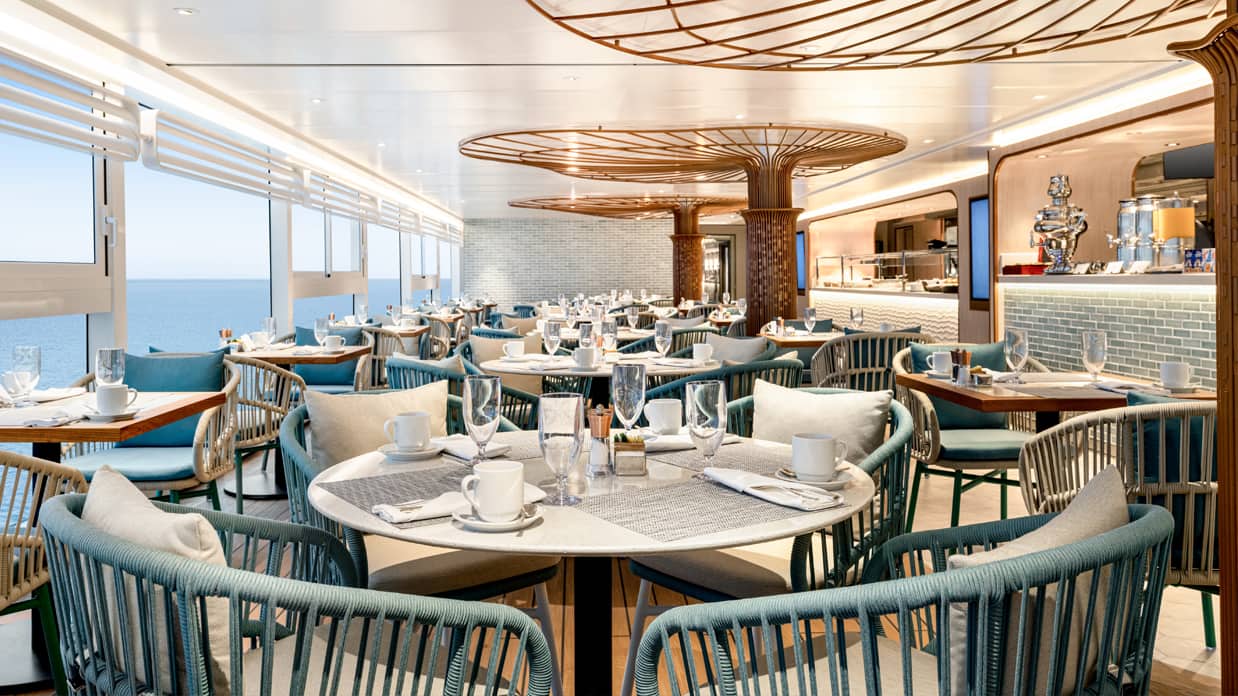 Luxury Cruise Ship Dining on the Vista - Oceania Cruises
