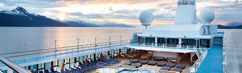 Oceania Cruises pool deck