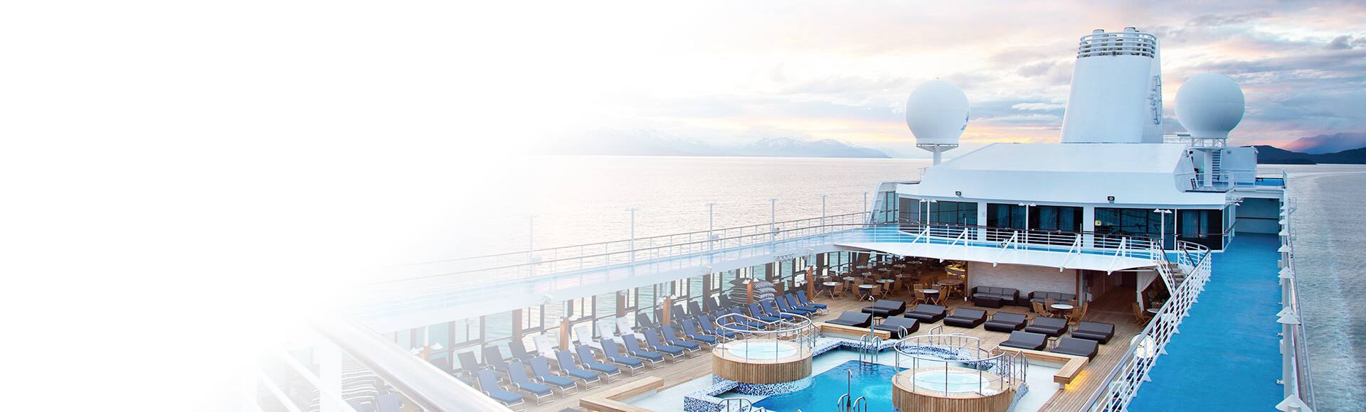 Oceania Cruises pool deck