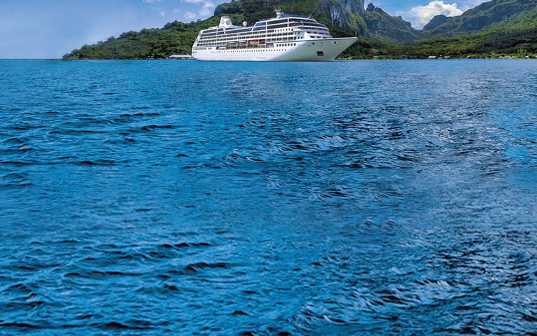  Oceania Sirena At Sea